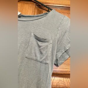 Basic Sage Green /Gray Active USA  Heather Short Sleeve Pocket Tee T-Shirt